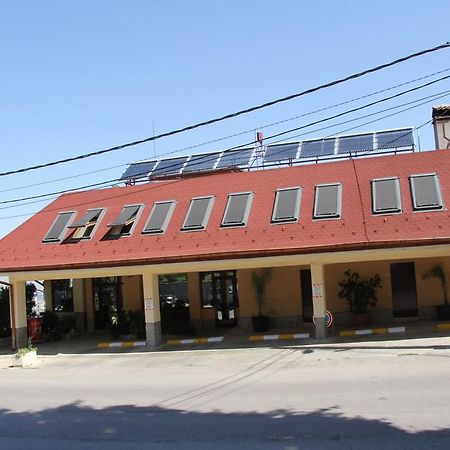 Hotel - Restaurant Chairite Sofia Ngoại thất bức ảnh