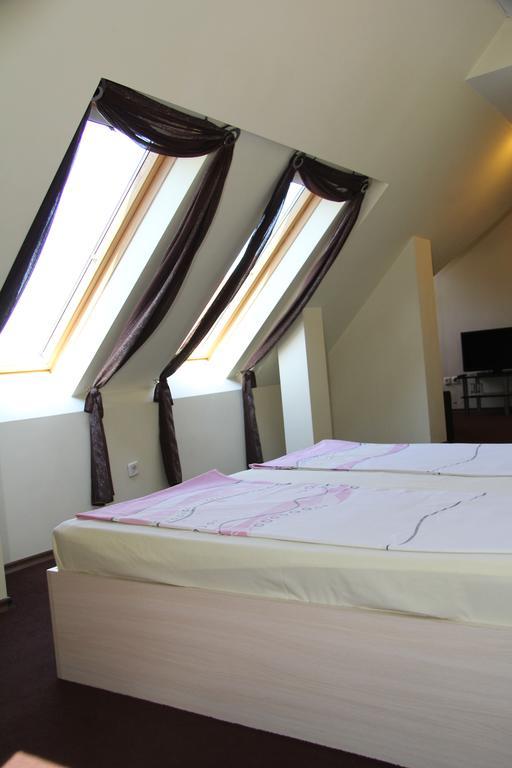 Hotel - Restaurant Chairite Sofia Ngoại thất bức ảnh